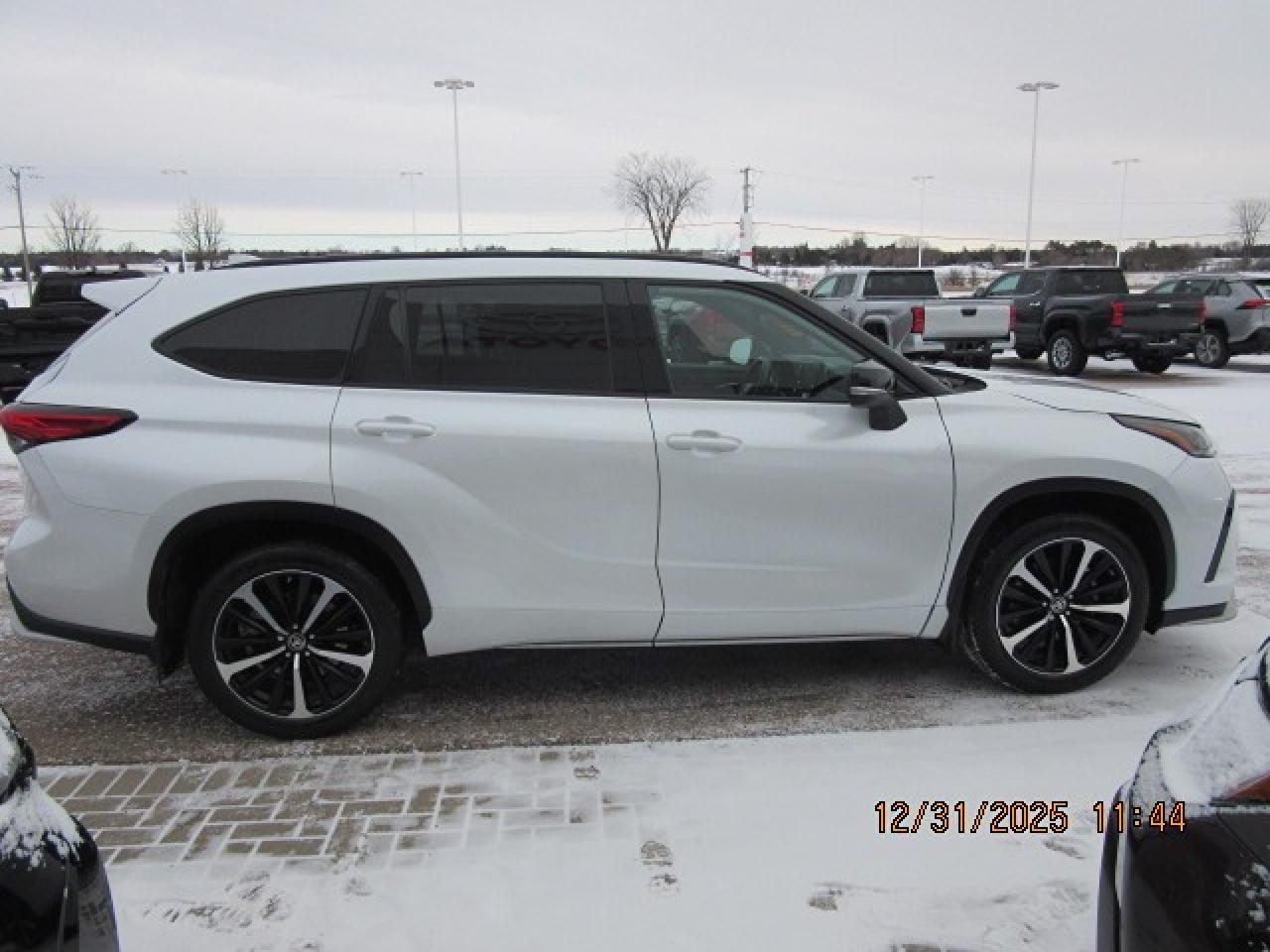 2022 Toyota Highlander XSE Photo