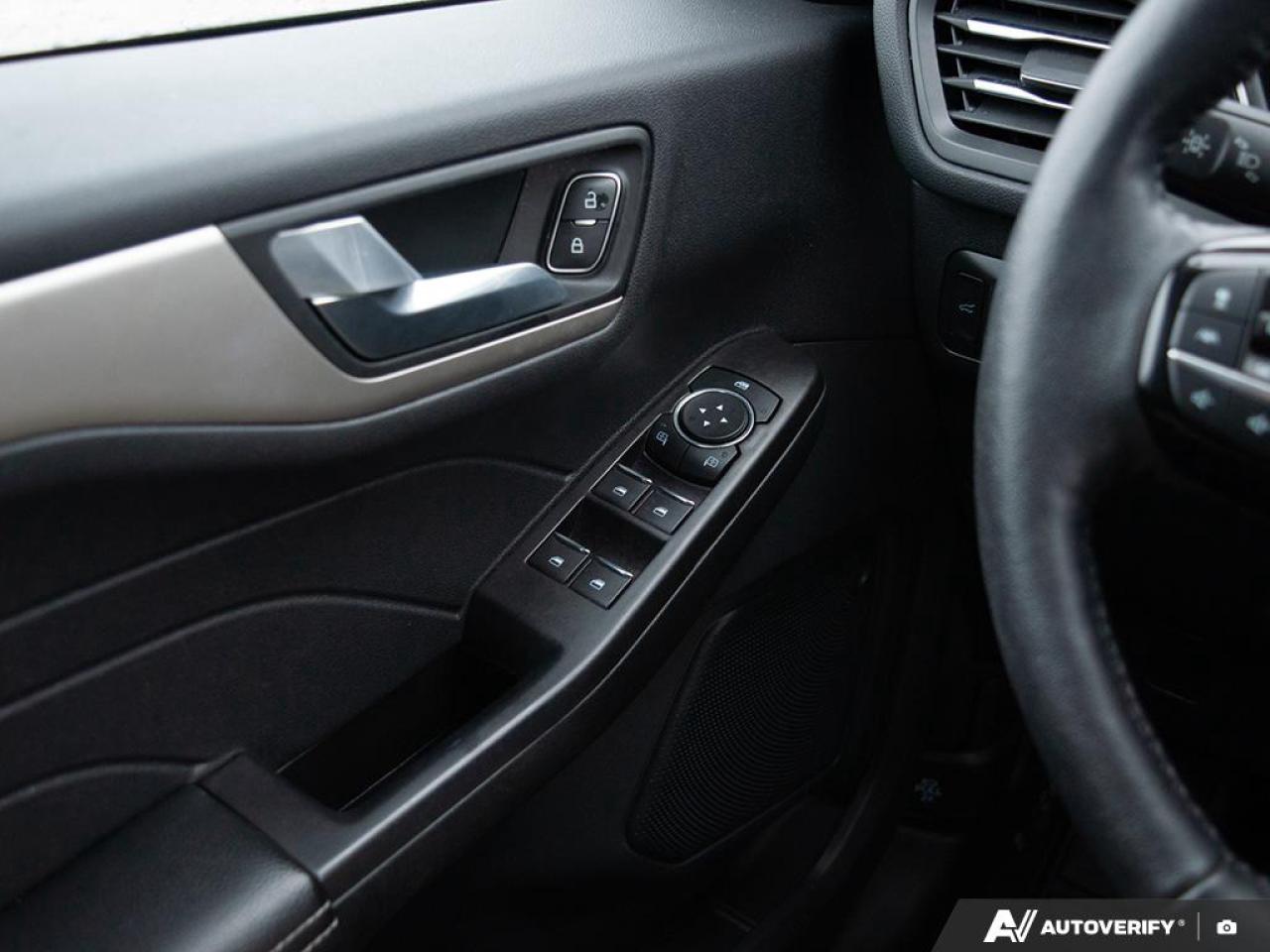 2021 Ford Escape SEL Photo