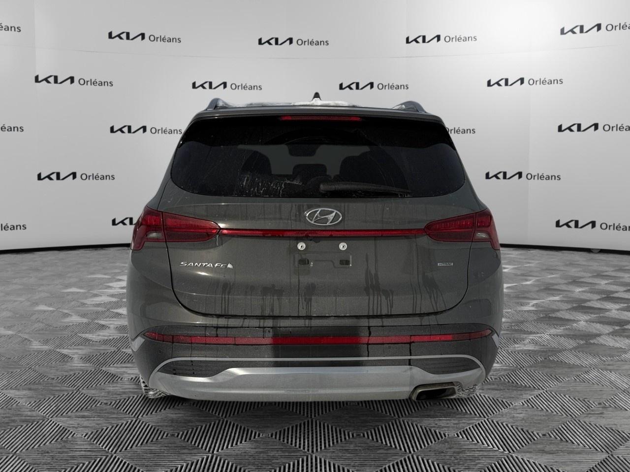 2022 Hyundai Santa Fe Preferred AWD Photo4