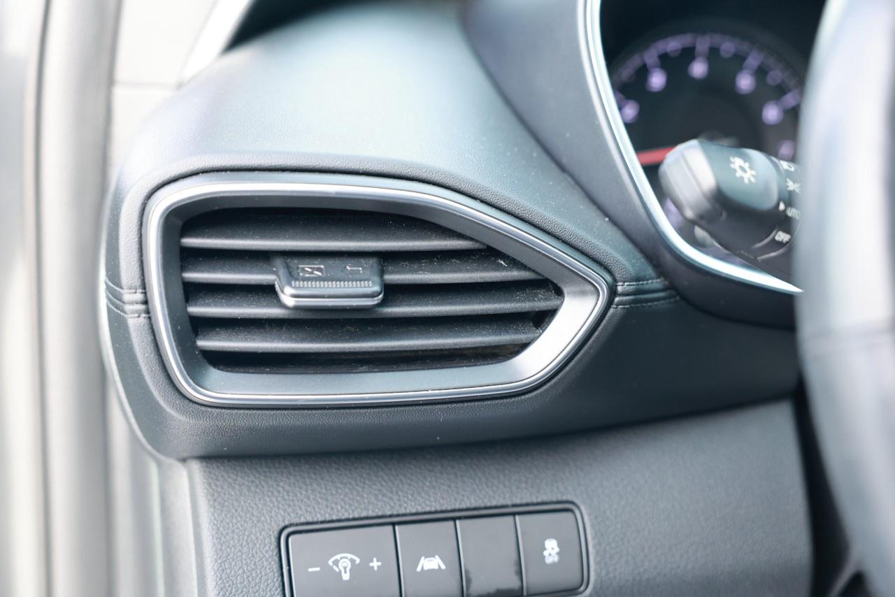 2022 Hyundai Santa Fe Preferred AWD Photo