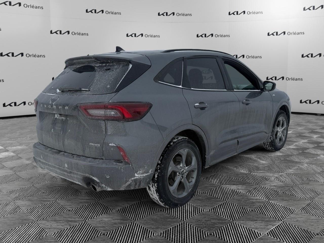 2024 Ford Escape ST-Line AWD Photo4