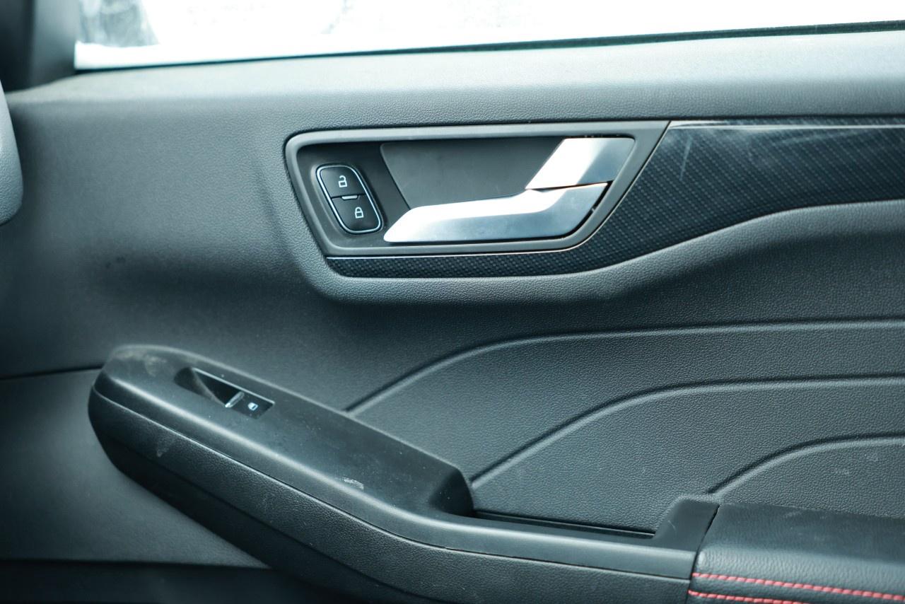 2024 Ford Escape ST-Line AWD Photo