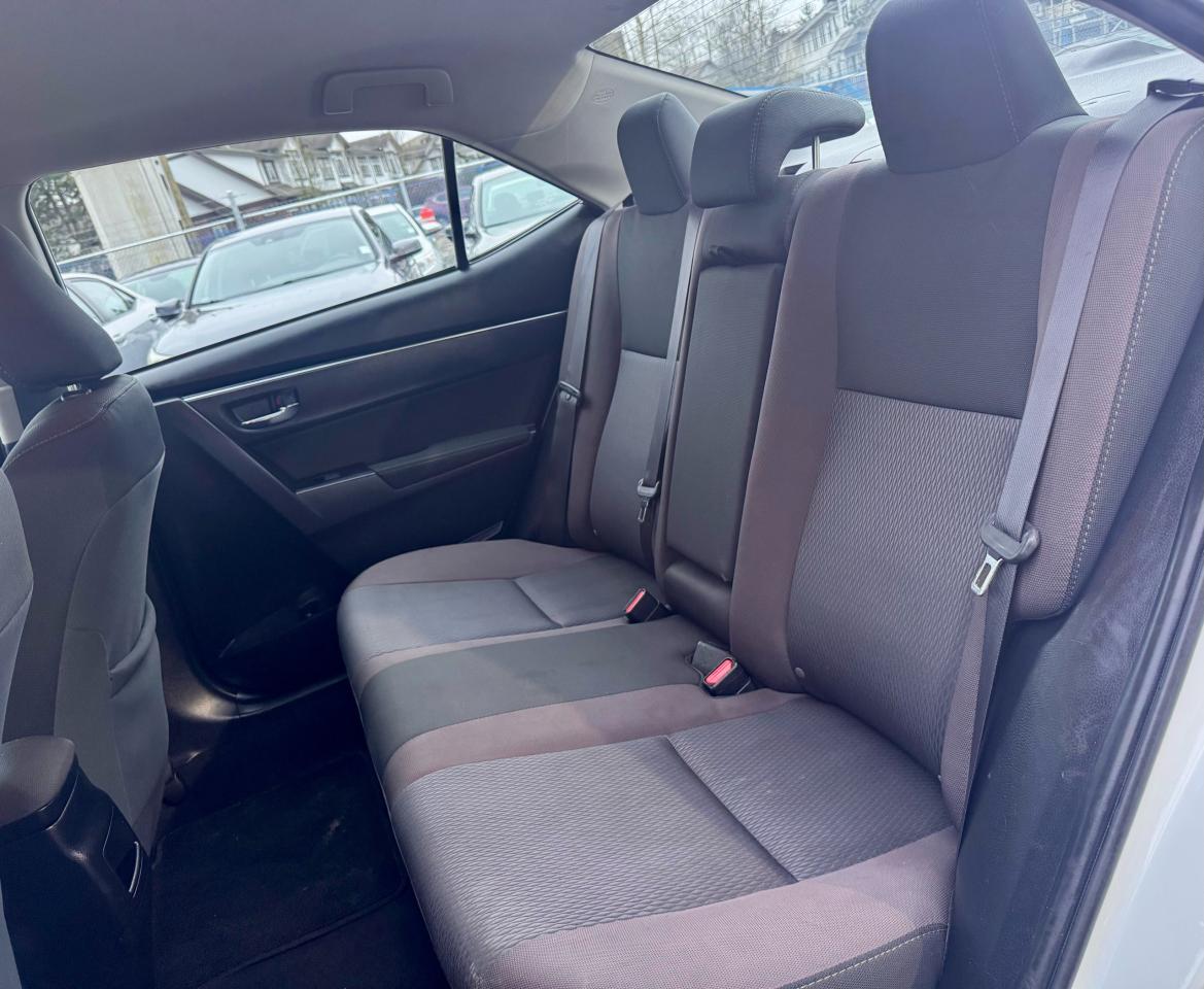 2018 Toyota Corolla FINANCING AVAILABLE Photo14