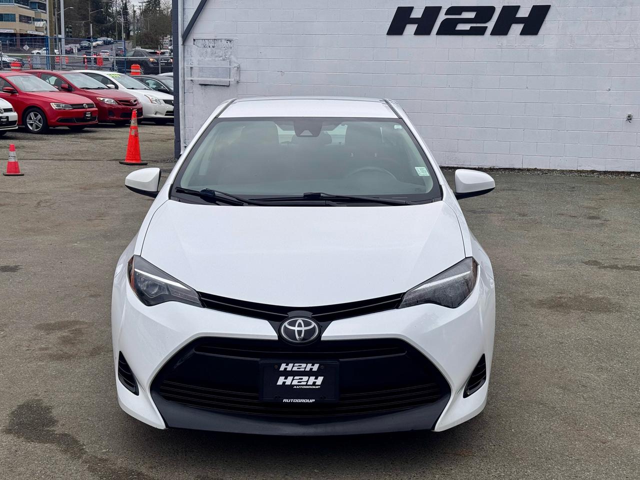 2018 Toyota Corolla FINANCING AVAILABLE Photo2
