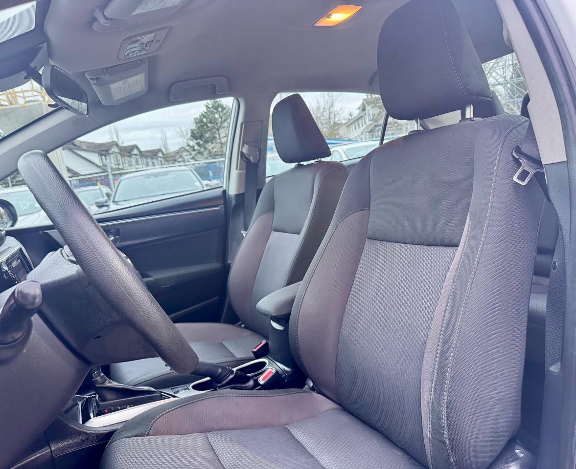 2018 Toyota Corolla FINANCING AVAILABLE Photo9