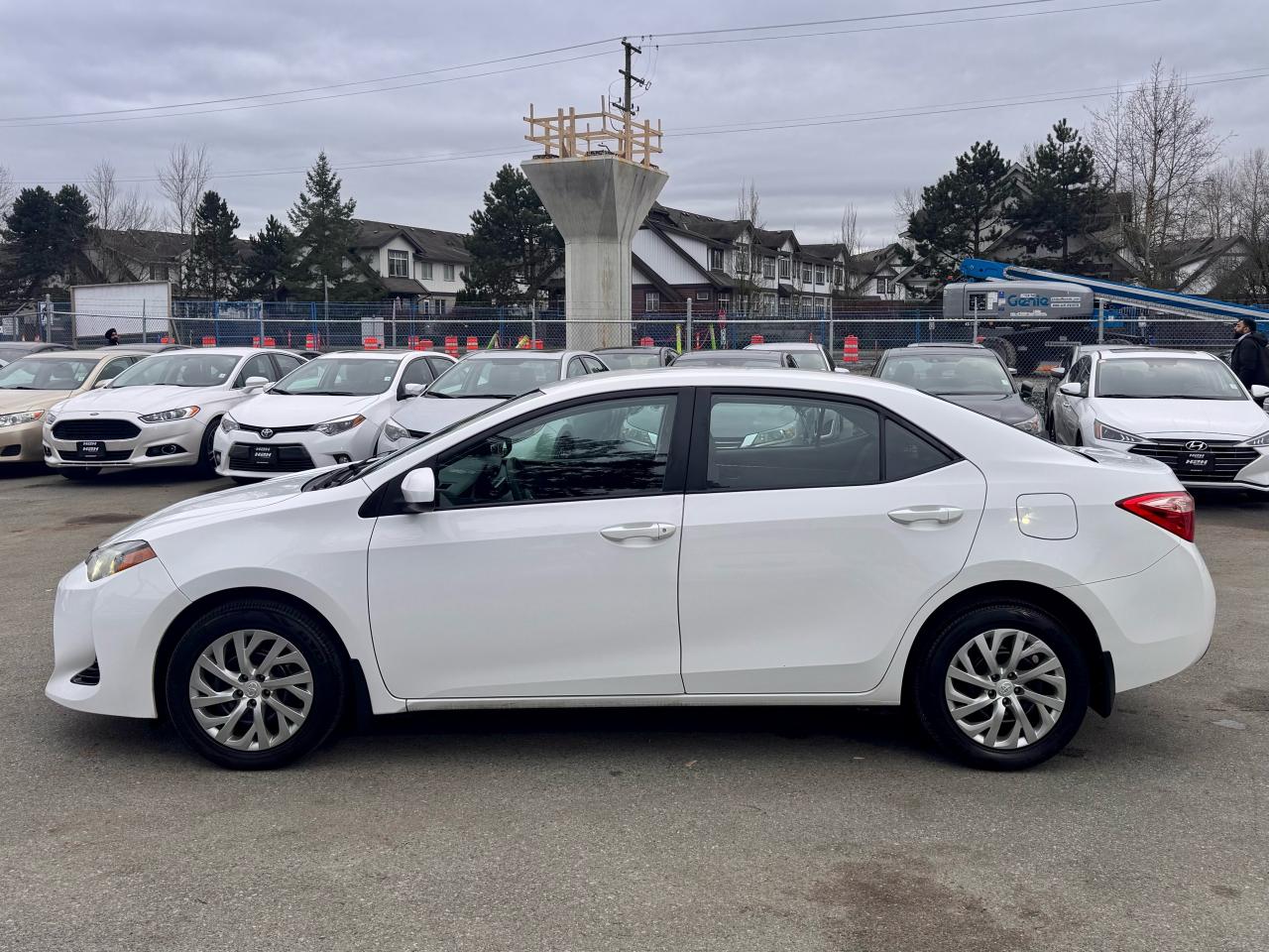2018 Toyota Corolla FINANCING AVAILABLE Photo8
