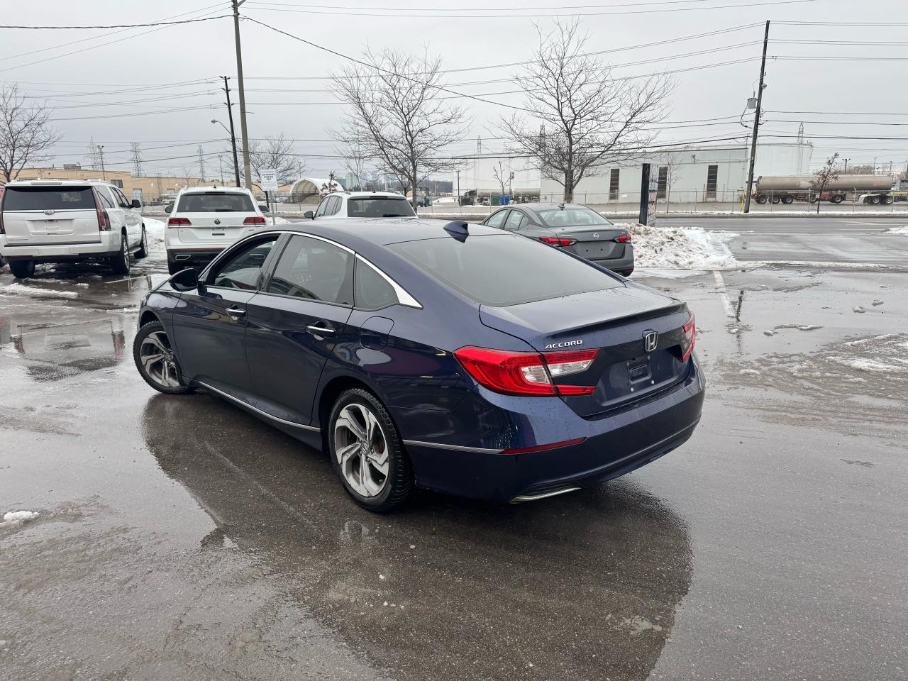 2018 Honda Accord EX-L LEATHER SUNROOF B/SPOT L/SSIST CARPLAY CAMERA Photo4