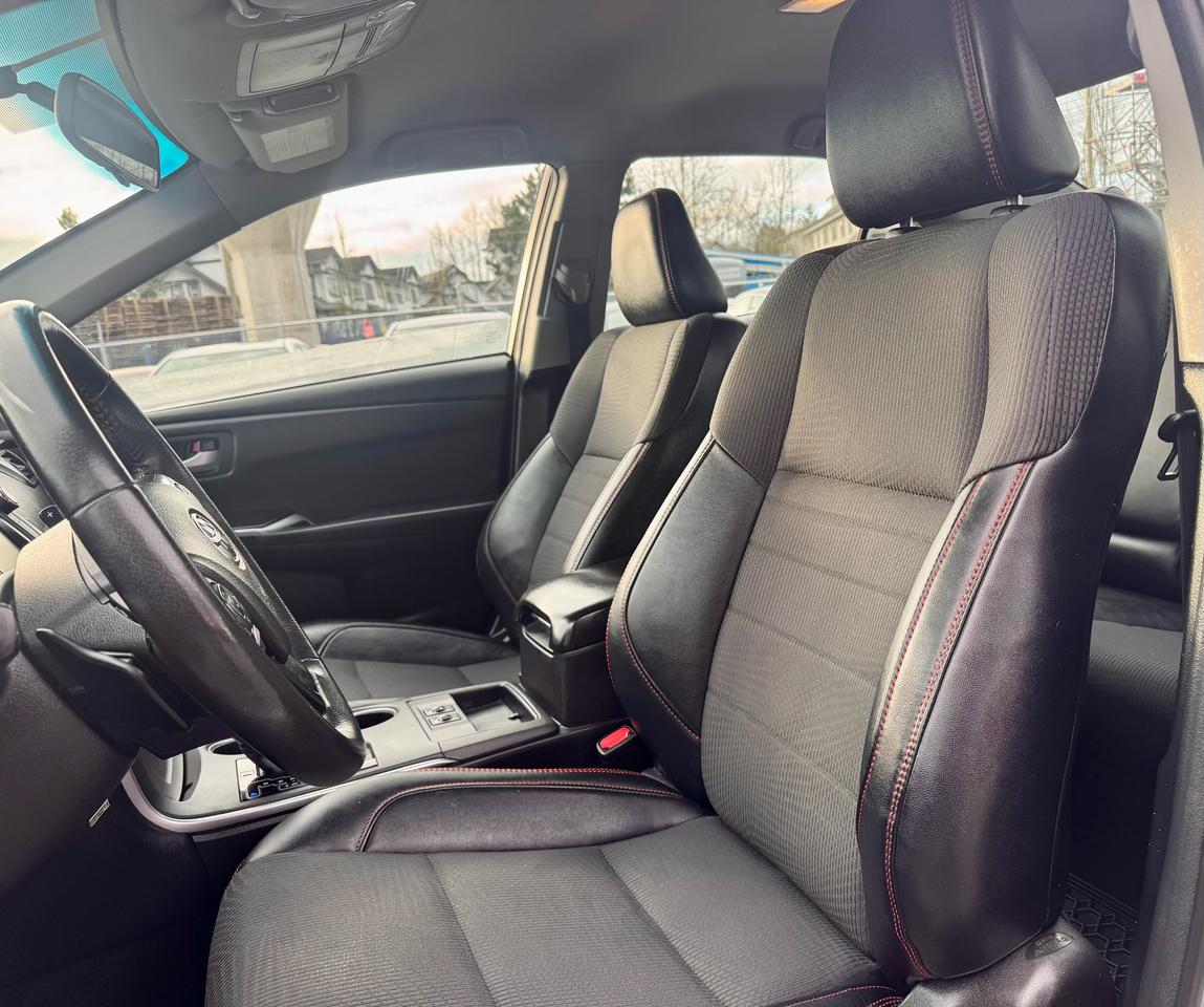 2017 Toyota Camry FINANCING AVAILABLE Photo9