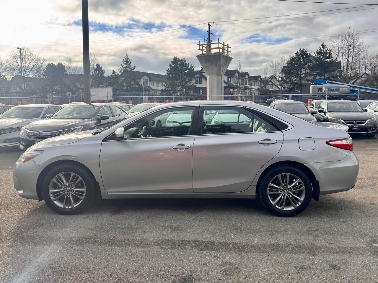 2017 Toyota Camry FINANCING AVAILABLE Photo8