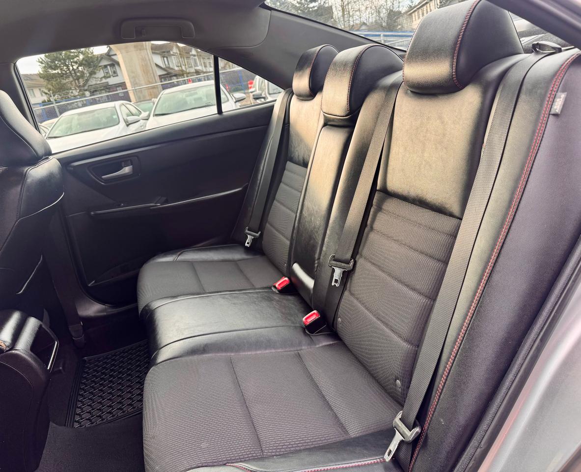 2017 Toyota Camry FINANCING AVAILABLE Photo14