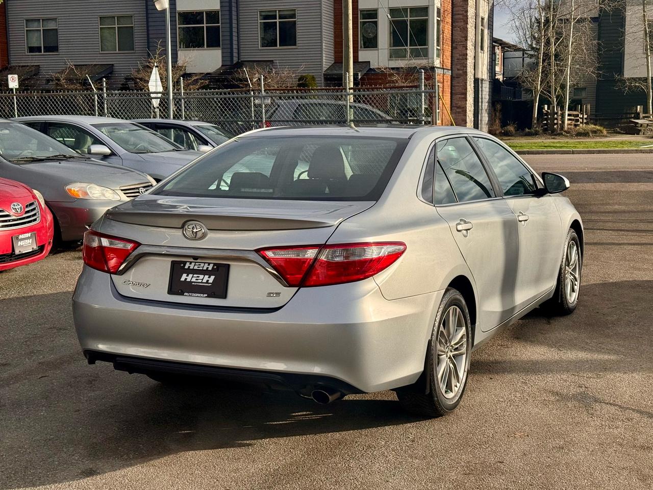 2017 Toyota Camry FINANCING AVAILABLE Photo5