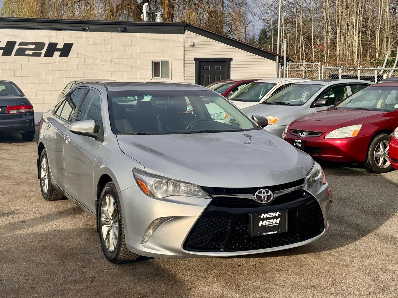 2017 Toyota Camry FINANCING AVAILABLE Photo3