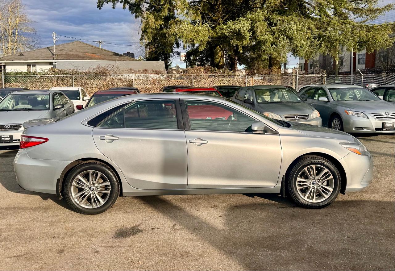 2017 Toyota Camry FINANCING AVAILABLE Photo4