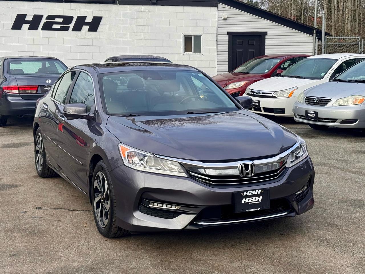 2016 Honda Accord FINANCING AVAILABLE Photo3