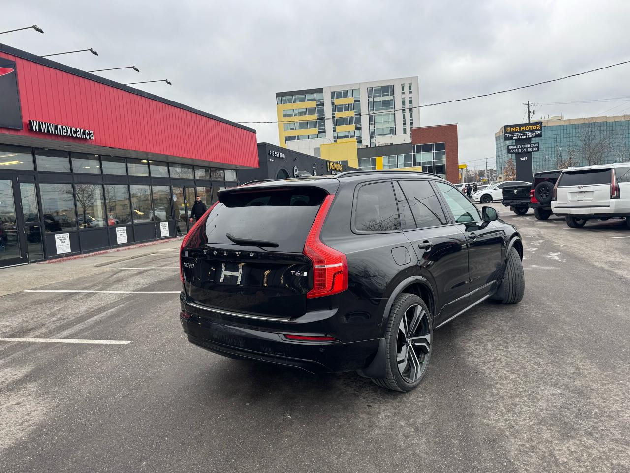 2022 Volvo XC90 T6 AWD R-DESIGN 7 PASS LEATHER PANO/ROOF NAV Photo