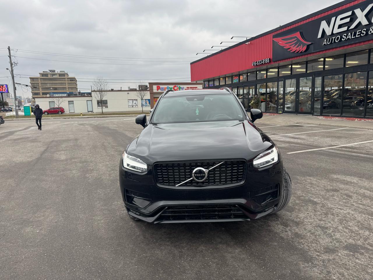 2022 Volvo XC90 T6 AWD R-DESIGN 7 PASS LEATHER PANO/ROOF NAV Photo