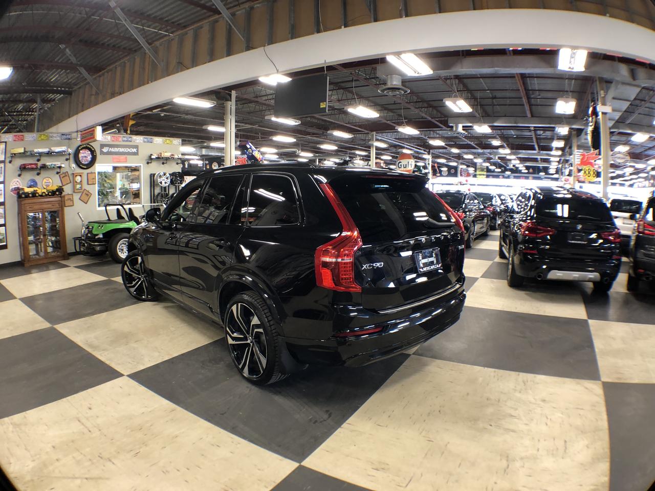 2022 Volvo XC90 T6 AWD R-DESIGN 7 PASS LEATHER PANO/ROOF NAV Photo4