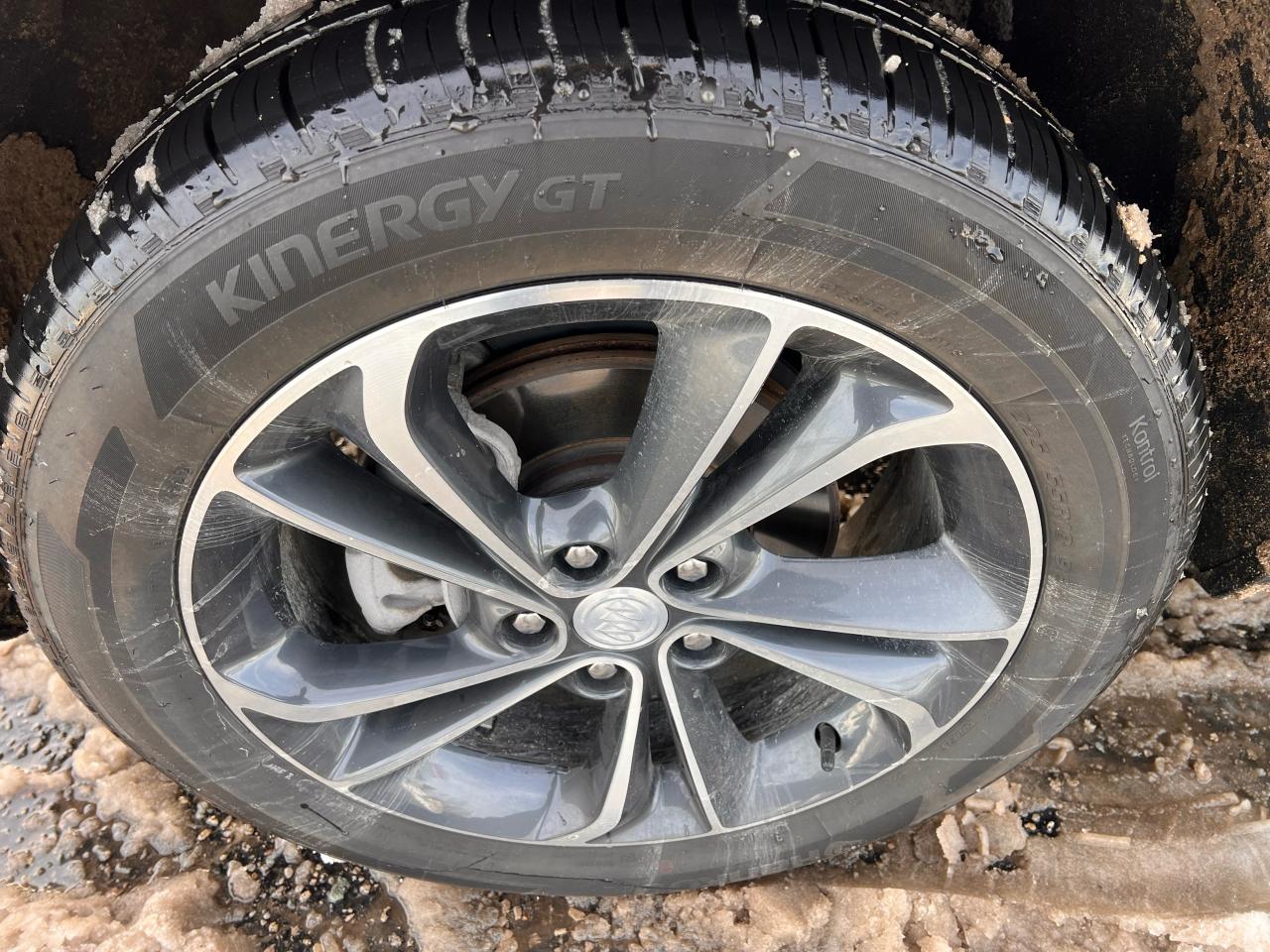 2022 Buick Encore GX AWD 4dr Select Photo