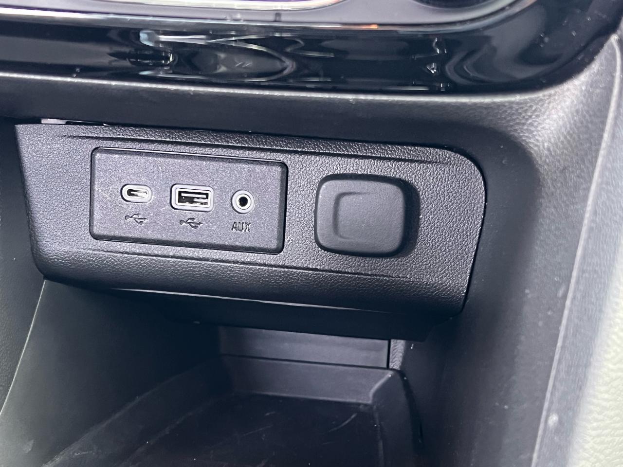 2022 Buick Encore GX AWD 4dr Select Photo