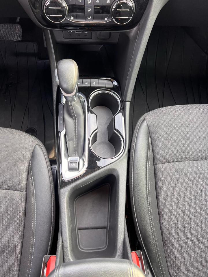 2022 Buick Encore GX AWD 4dr Select Photo