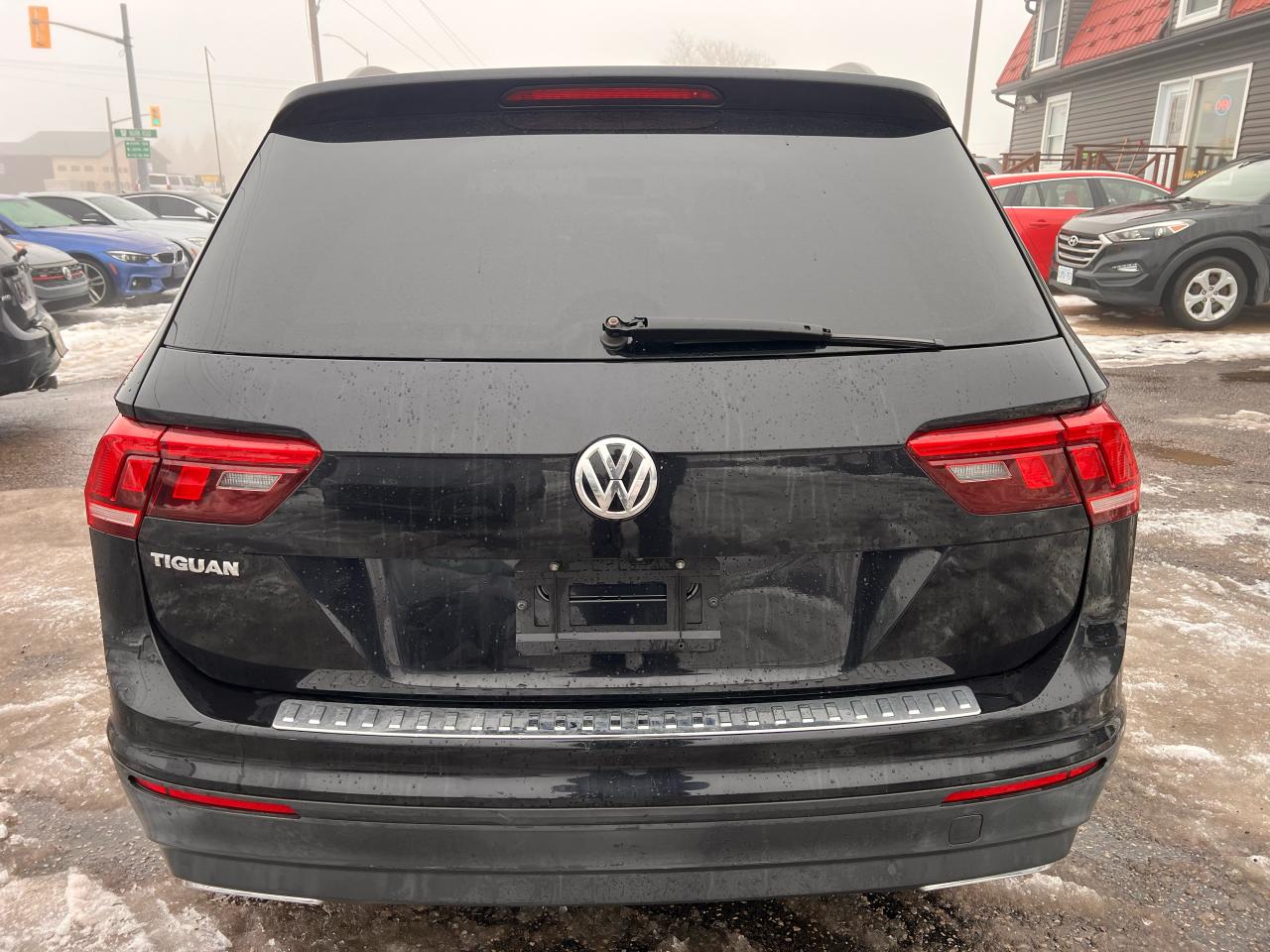 2019 Volkswagen Tiguan Trendline 4Motion Photo3