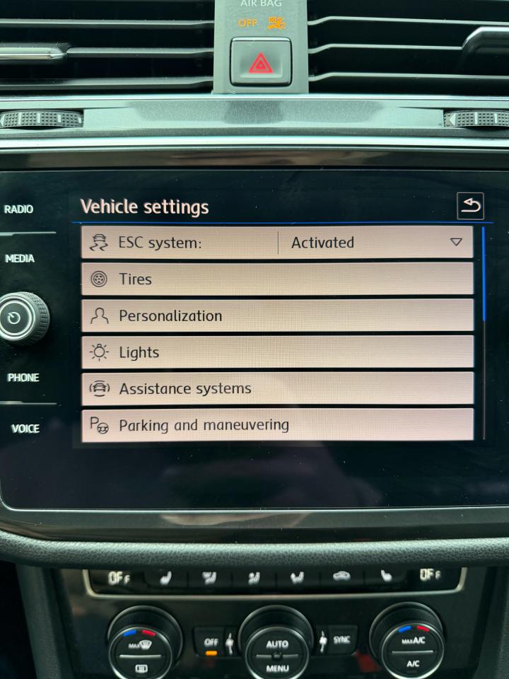 2018 Volkswagen Tiguan 4Motion/ Leather/ 7 Seater Photo