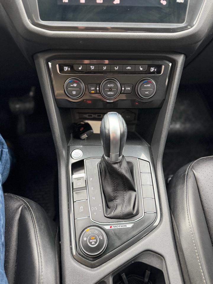 2018 Volkswagen Tiguan 4Motion/ Leather/ 7 Seater Photo