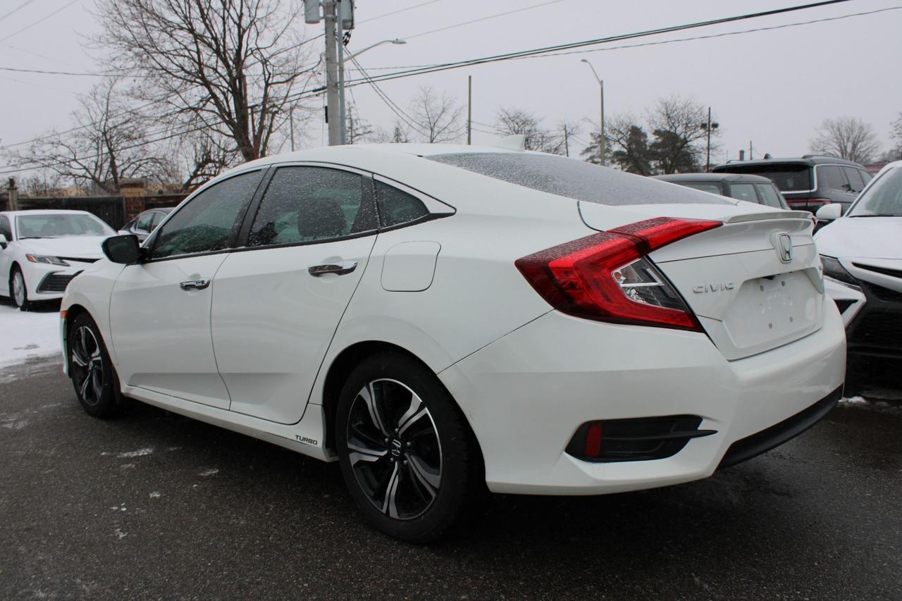 2017 Honda Civic Touring Photo4