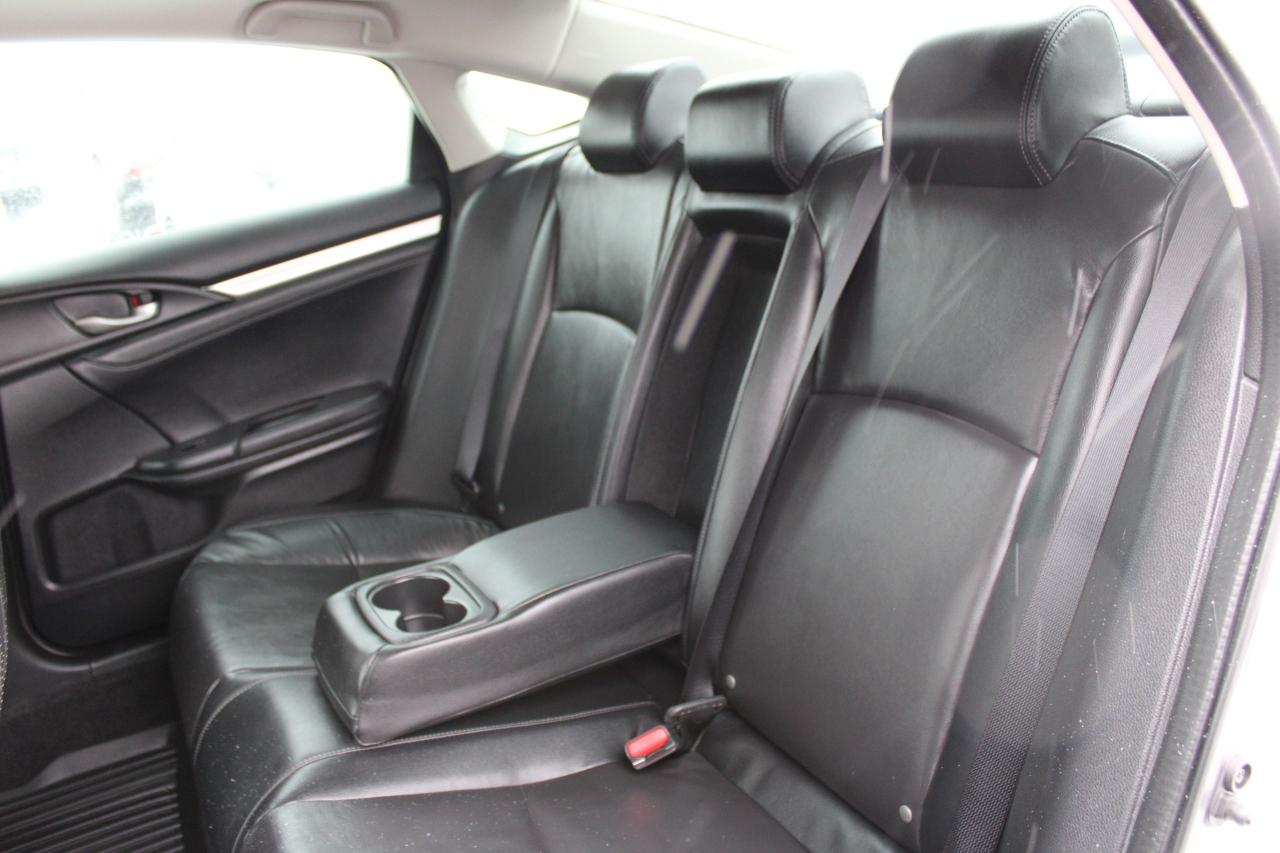 2017 Honda Civic Touring Photo