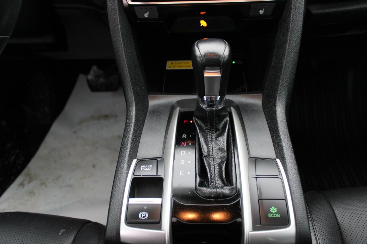 2017 Honda Civic Touring Photo