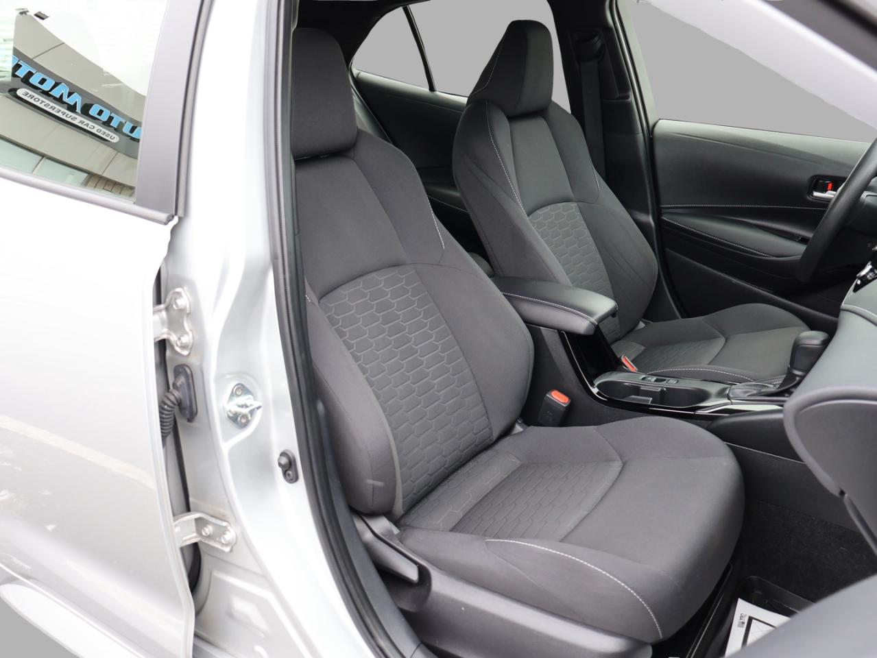 2023 Toyota Corolla SE Hatchback CERTIFIED *1 OWNER*ACCIDENT FREE* CAMERA BLUETOOTH CRUISE ALLOYS Photo