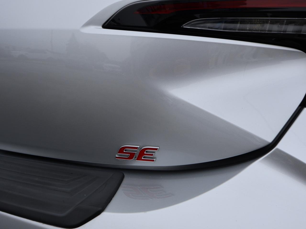 2023 Toyota Corolla SE Hatchback CERTIFIED *1 OWNER*ACCIDENT FREE* CAMERA BLUETOOTH CRUISE ALLOYS Photo