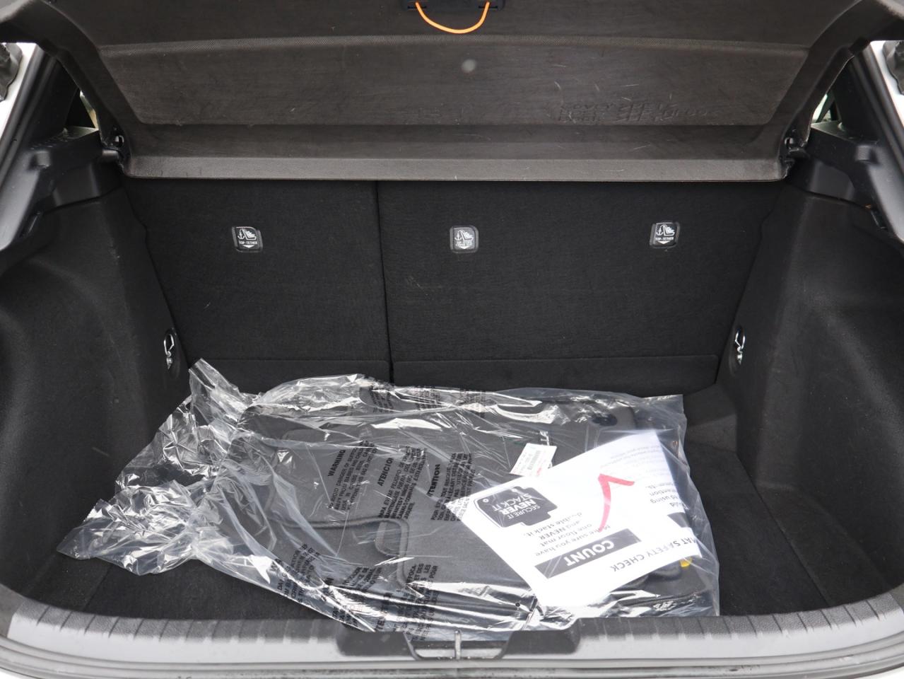 2023 Toyota Corolla SE Hatchback CERTIFIED *1 OWNER*ACCIDENT FREE* CAMERA BLUETOOTH CRUISE ALLOYS Photo