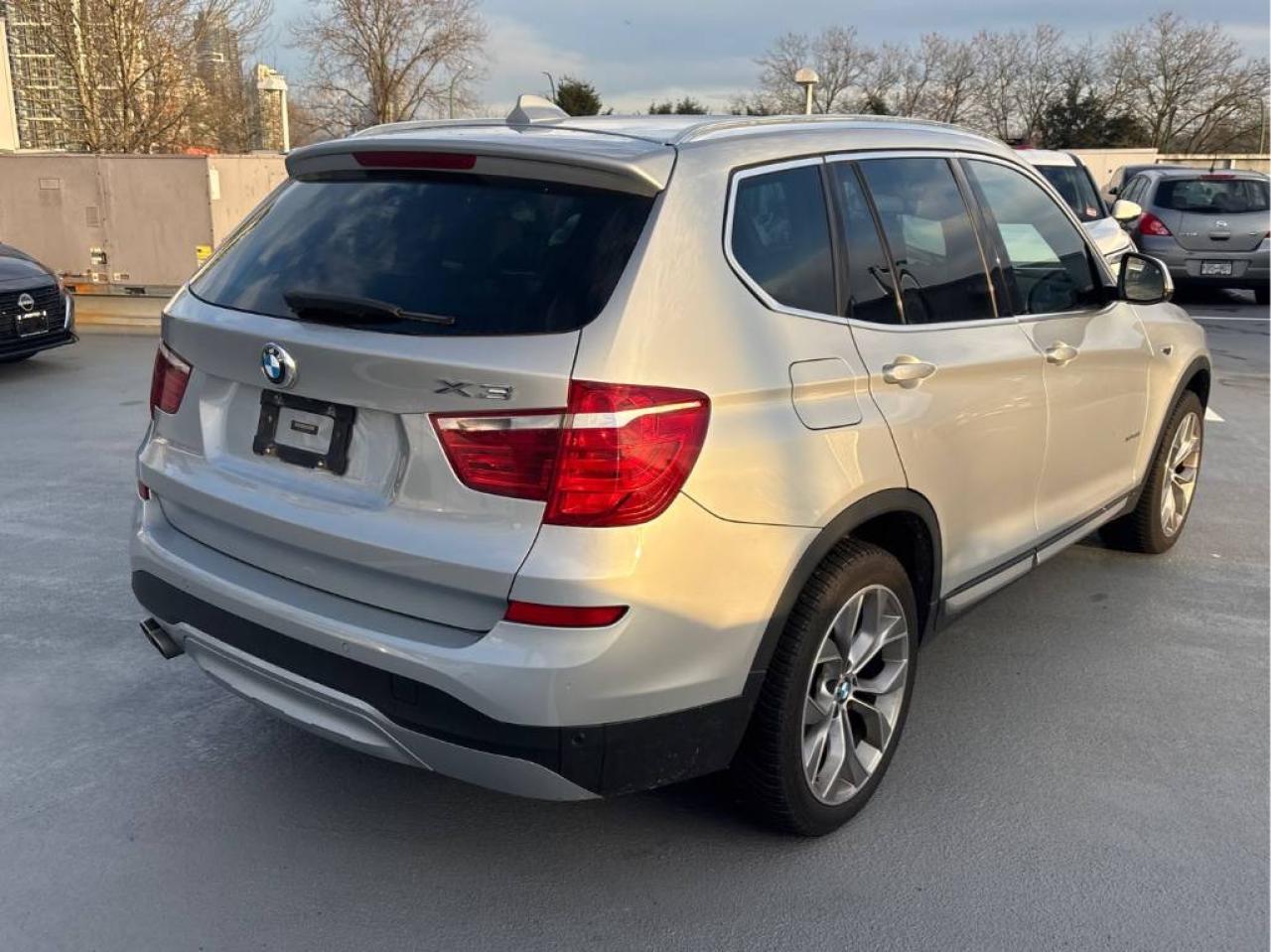 2017 BMW X3 xDrive28i - Photo #3