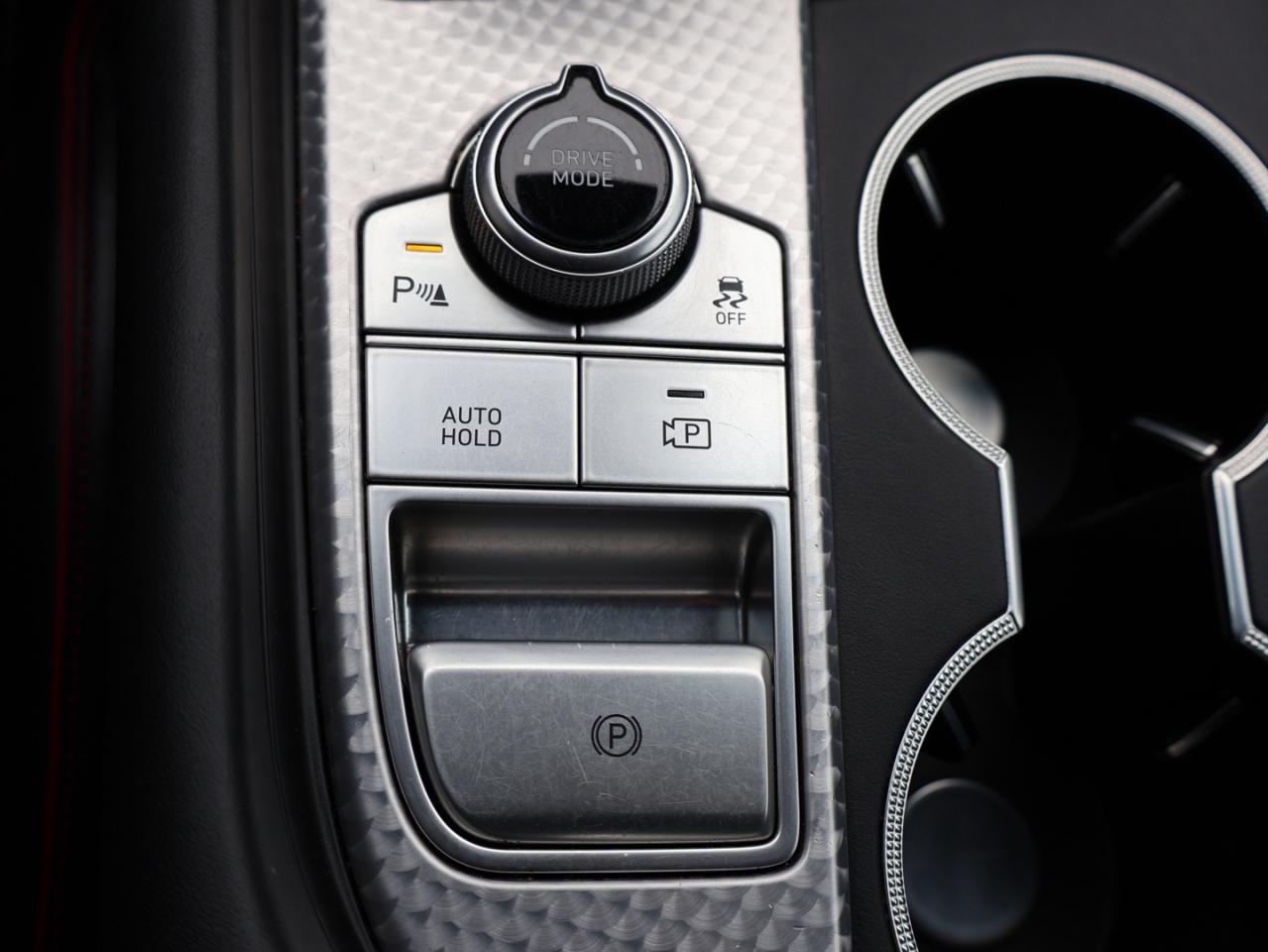 2023 Genesis G70 3.3T SPORT AWD CERTIFIED *1 OWNER* CAMERA NAV BLUETOOTH LEATHER COOL/HEAT SEAT/STEERING SUNROOF CRUISE ALLOYS Photo