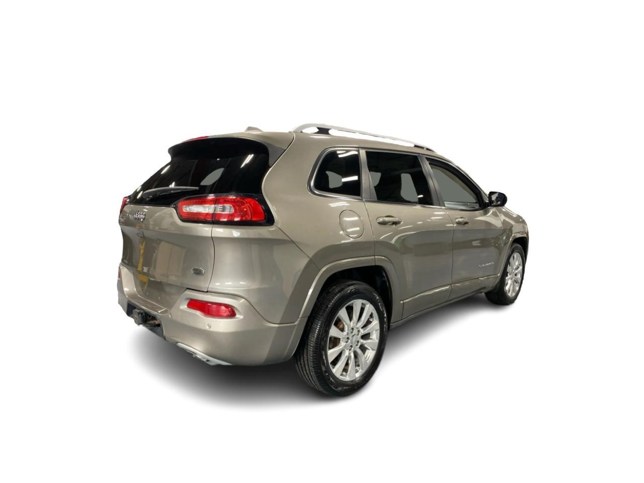 2017 Jeep Cherokee OVERLAND Photo4