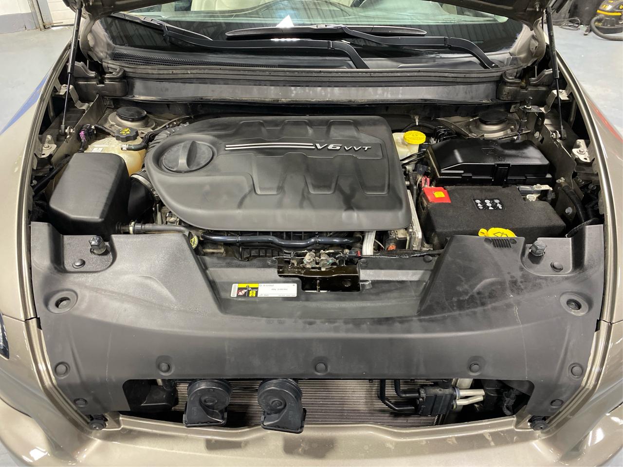 2017 Jeep Cherokee OVERLAND Photo