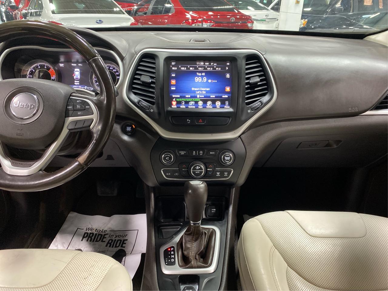 2017 Jeep Cherokee OVERLAND Photo