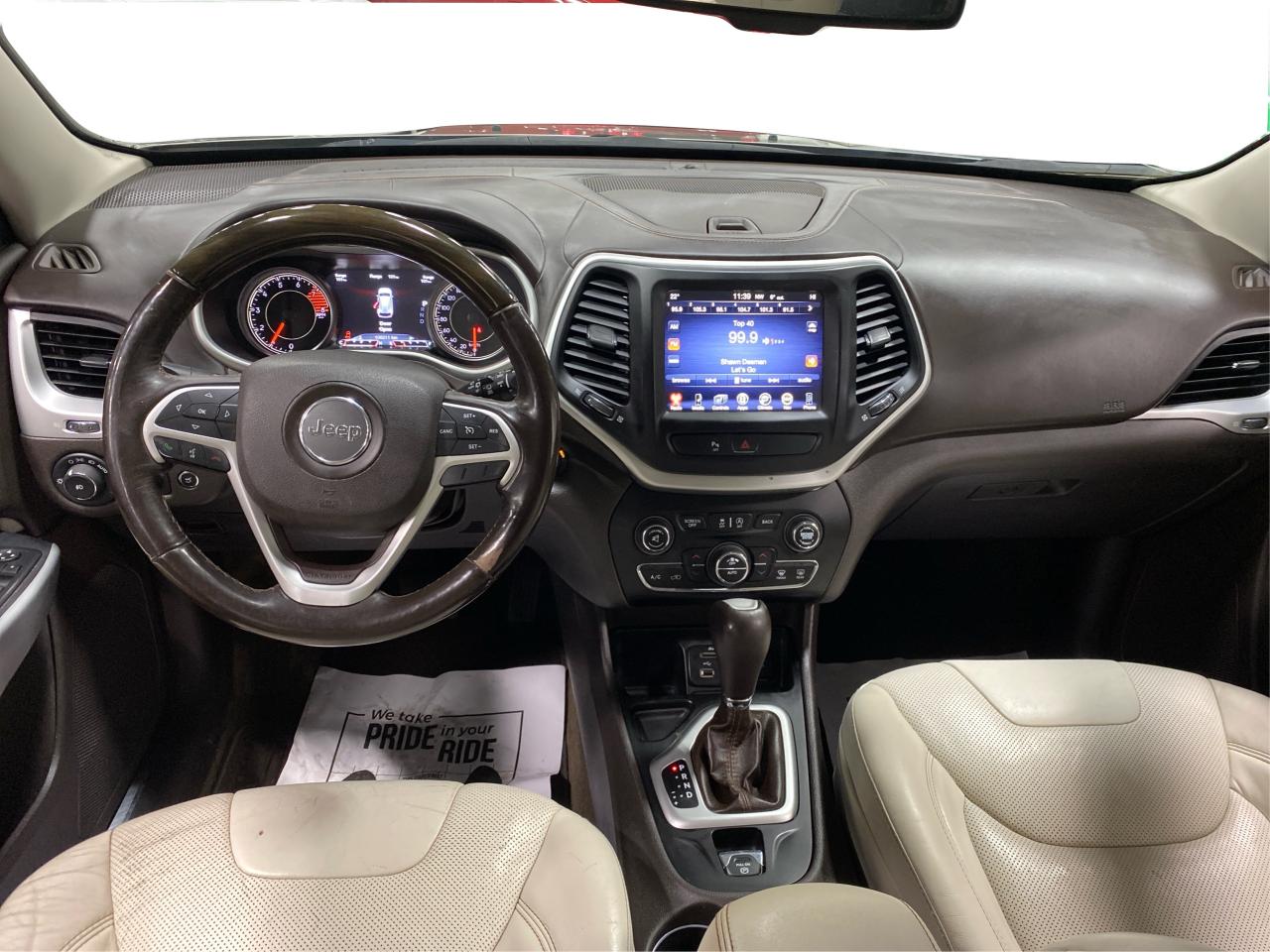 2017 Jeep Cherokee OVERLAND Photo