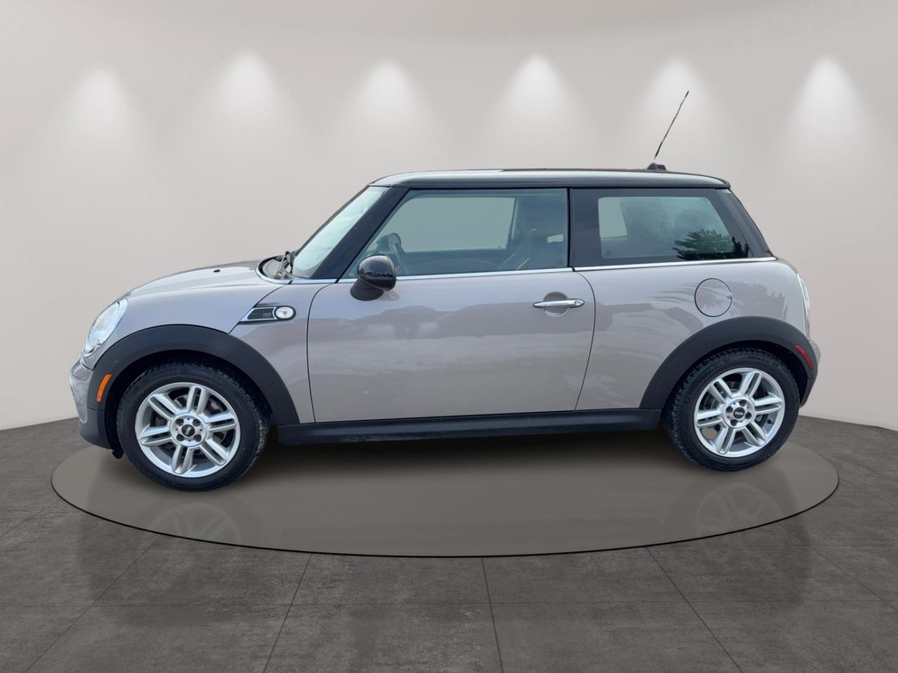2013 MINI Cooper Hardtop 2dr Cpe Photo