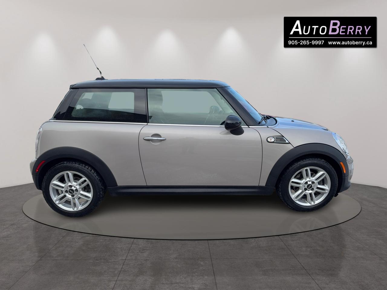 2013 MINI Cooper Hardtop 2dr Cpe Photo
