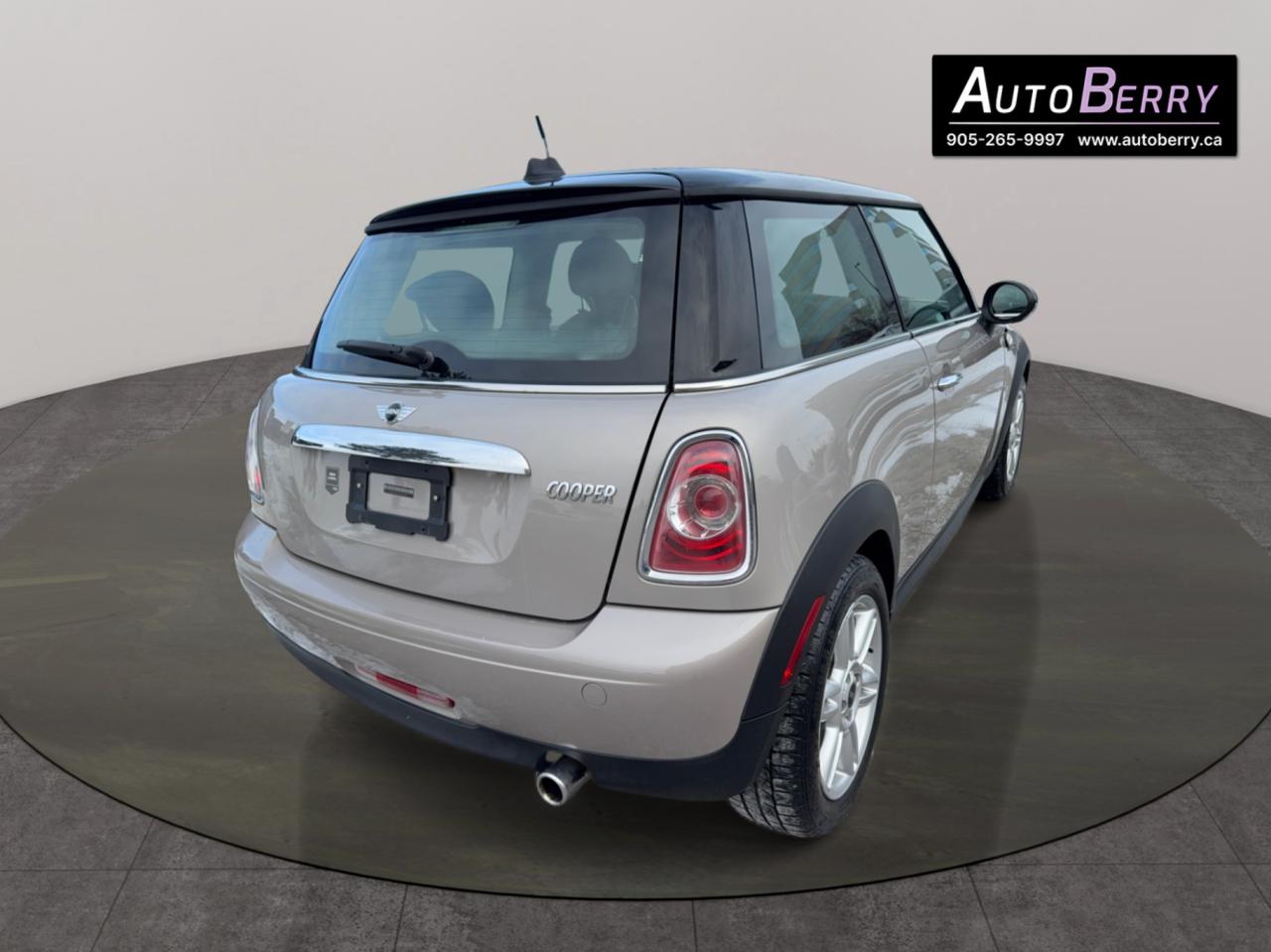 2013 MINI Cooper Hardtop 2dr Cpe Photo