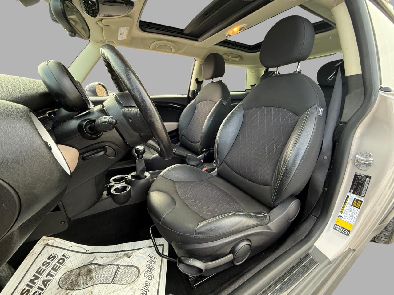 2013 MINI Cooper Hardtop 2dr Cpe Photo