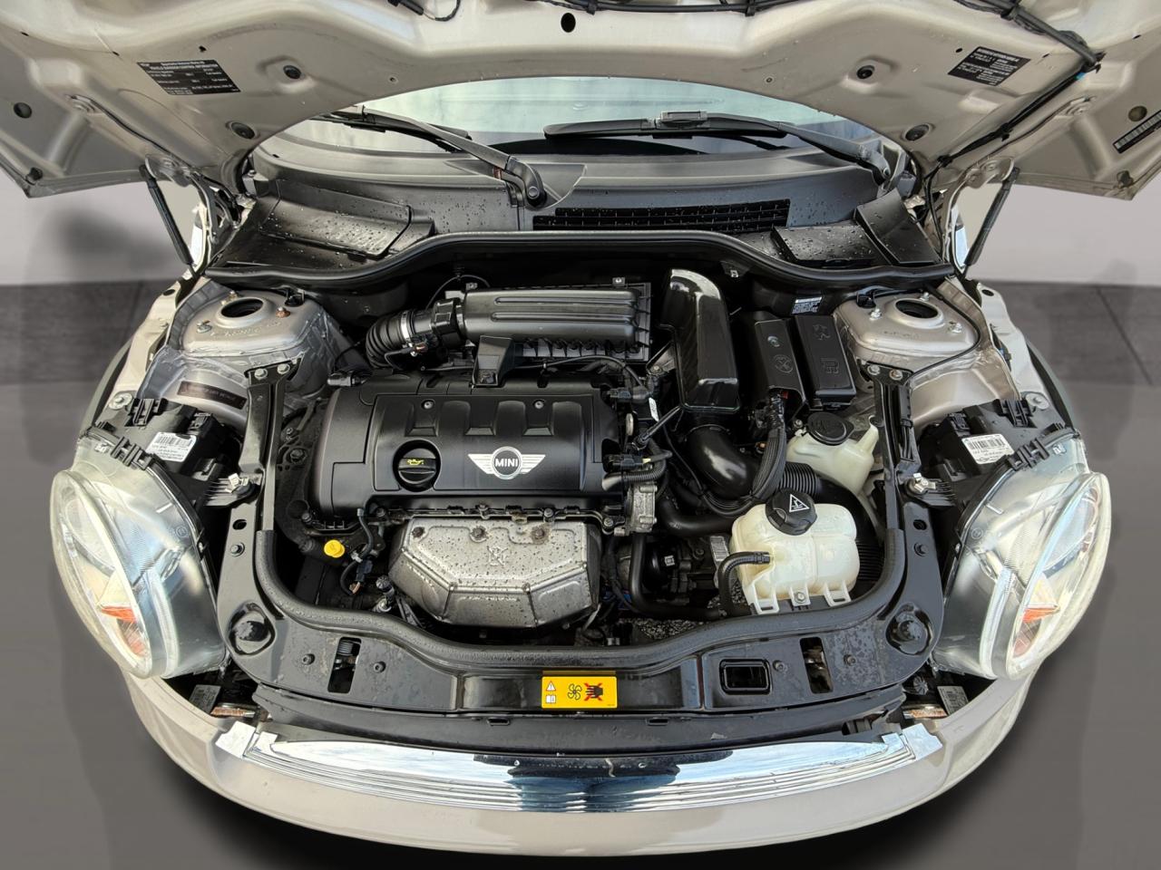 2013 MINI Cooper Hardtop 2dr Cpe Photo