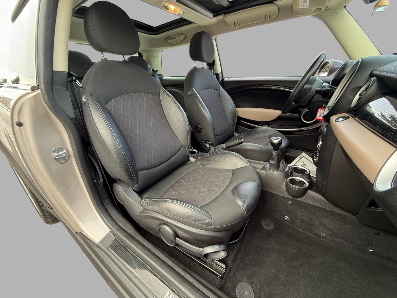 2013 MINI Cooper Hardtop 2dr Cpe Photo