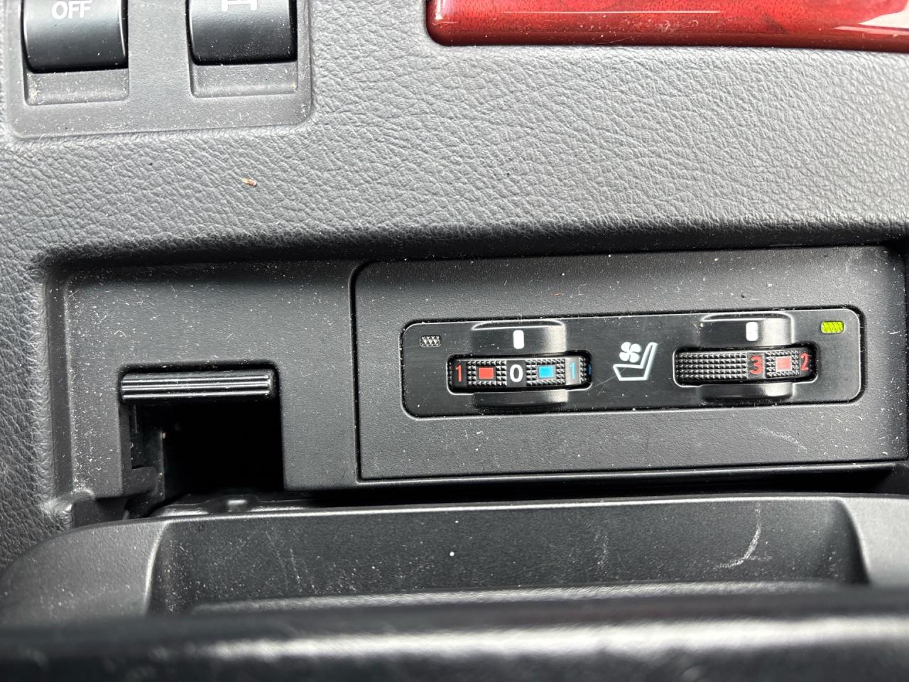 2011 Lexus RX Ultra Premium, Navi, DVD, Camera, AWD 4dr Photo