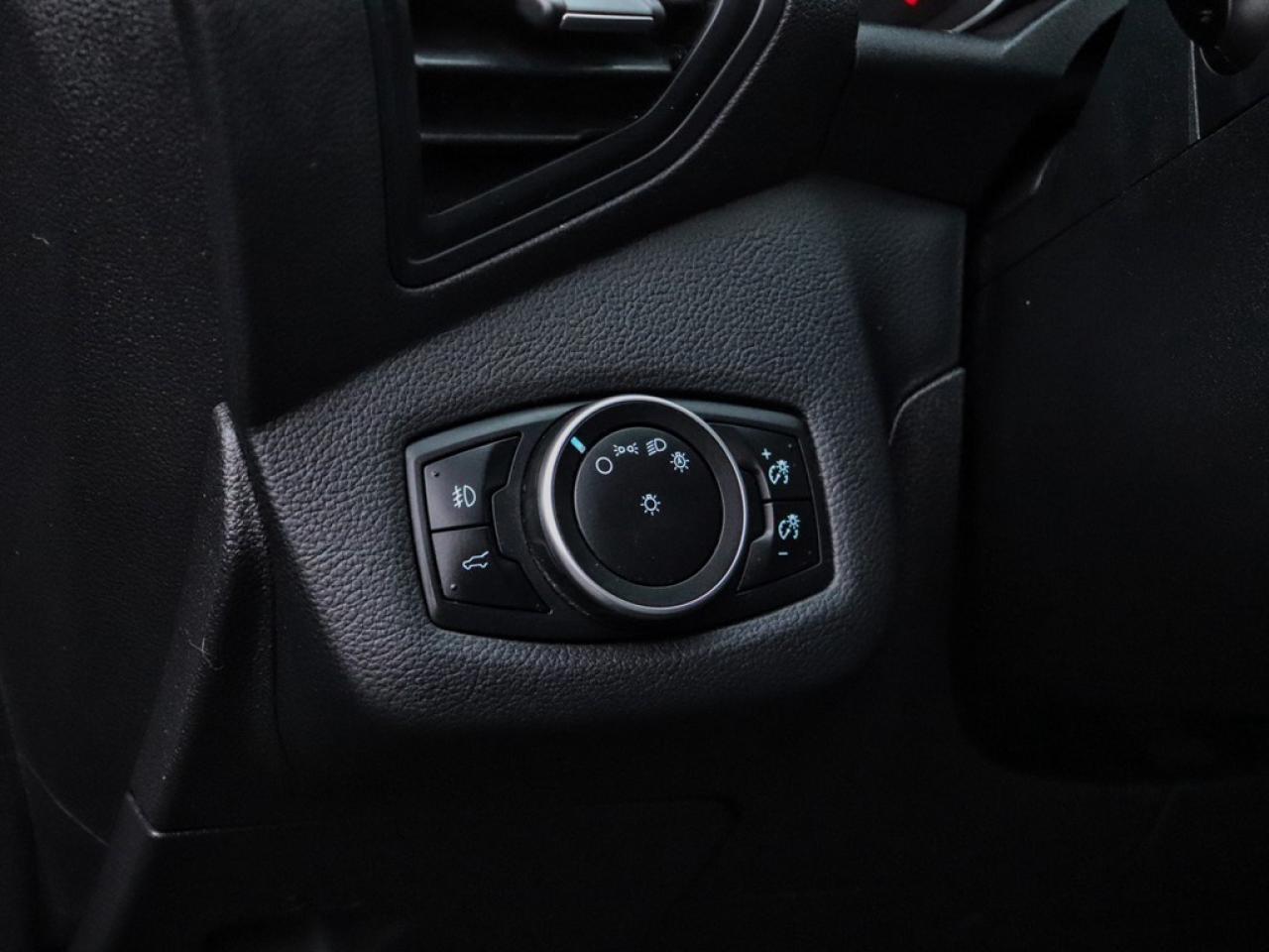 2017 Ford Escape SE | 4WD | 2.0L | SPORT PKG | NAV | PWR LIFTGATE Photo