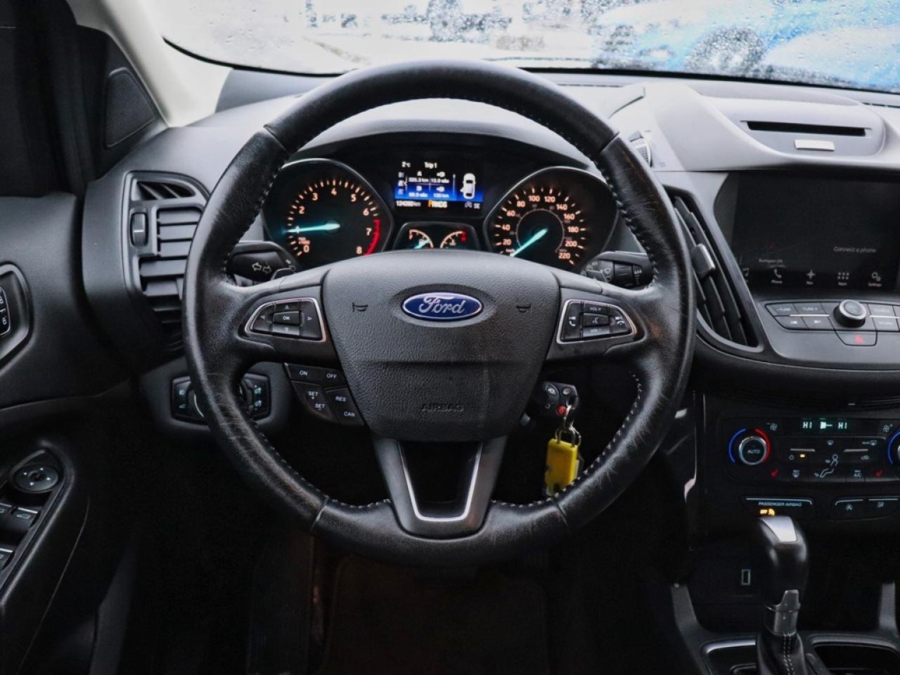 2017 Ford Escape SE | 4WD | 2.0L | SPORT PKG | NAV | PWR LIFTGATE Photo