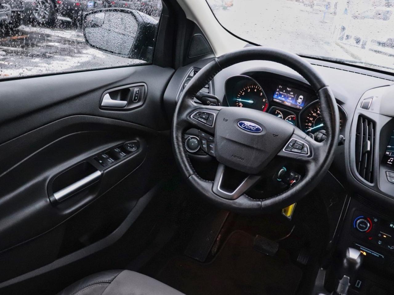 2017 Ford Escape SE | 4WD | 2.0L | SPORT PKG | NAV | PWR LIFTGATE Photo