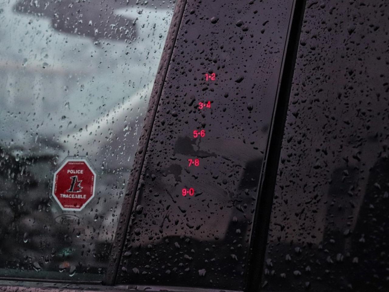 2017 Ford Escape SE | 4WD | 2.0L | SPORT PKG | NAV | PWR LIFTGATE Photo